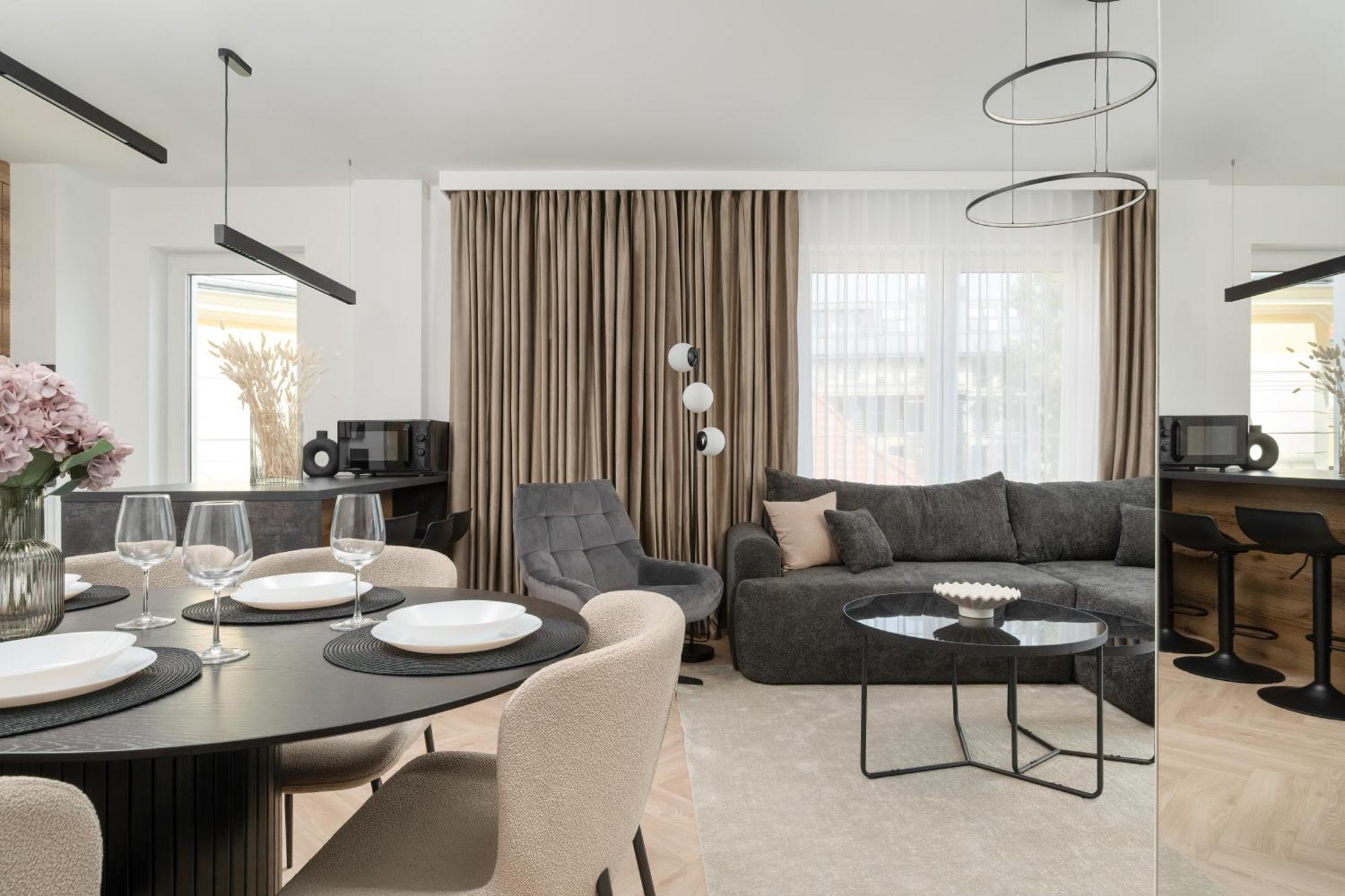 Elegancki Apartament Z Parkingiem Blisko Starego Miasta By Noclegi Renters Wrocław Exterior foto